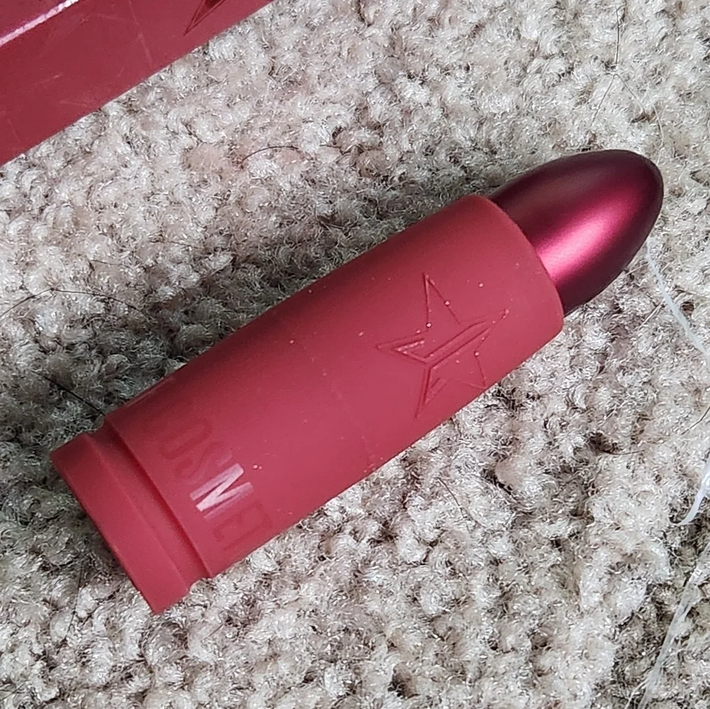 Jeffree Star Velvet Trap Lipstick NEW in box
